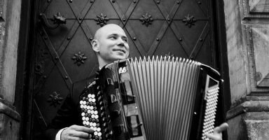 Marcin Wyrostek, akordeon